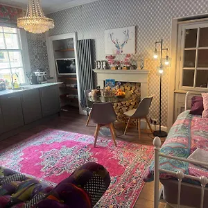 Georgian At Thomas Street Double Bedroom And Two Single Trundle Beds Appartement